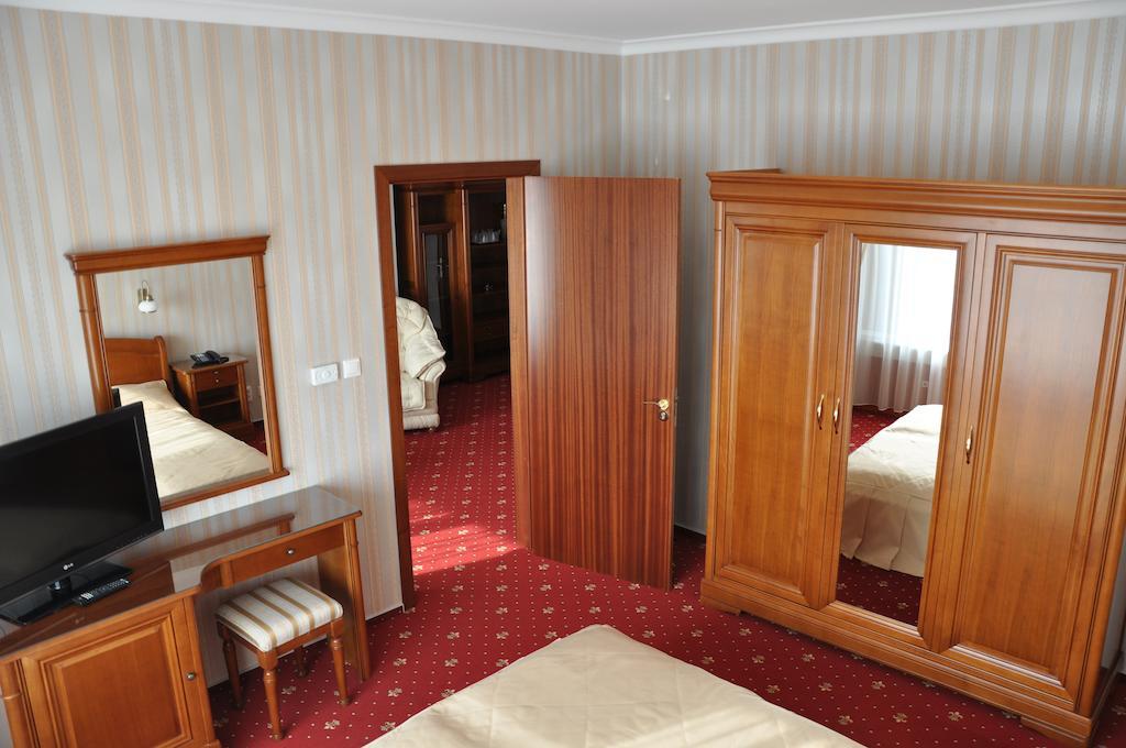 Hotel Traian Brăila エクステリア 写真